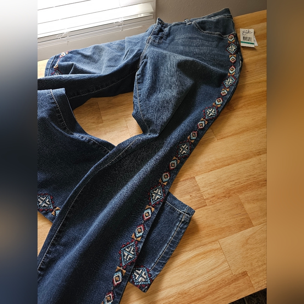 NWT Earl Jeans, skinny ankle embroidery detail 16 - Picture 3 of 5